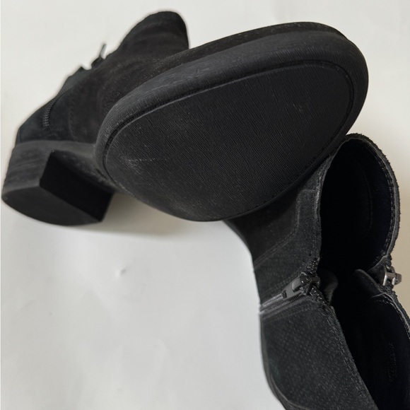 Vince Camuto Classic Black Suede Ankle Boots with Side Zip - Picture 3 of 3